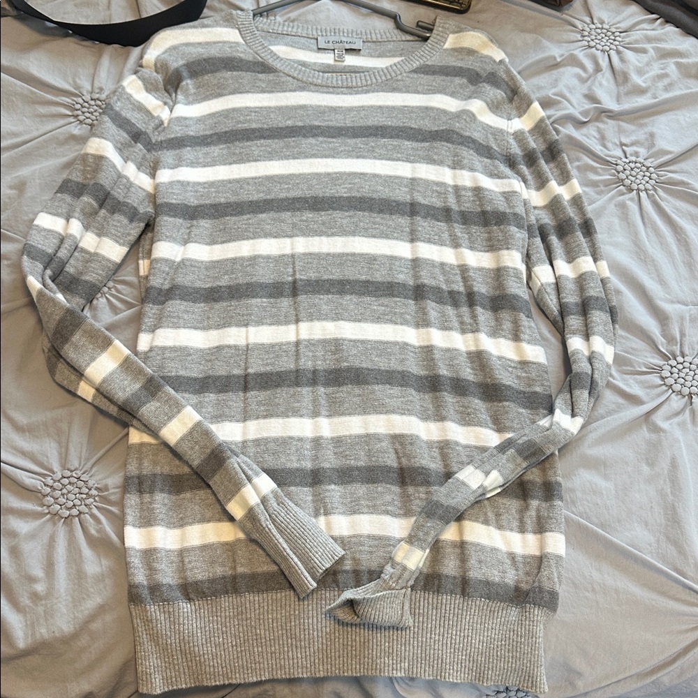 Le Chateau Gray and White Knit Top